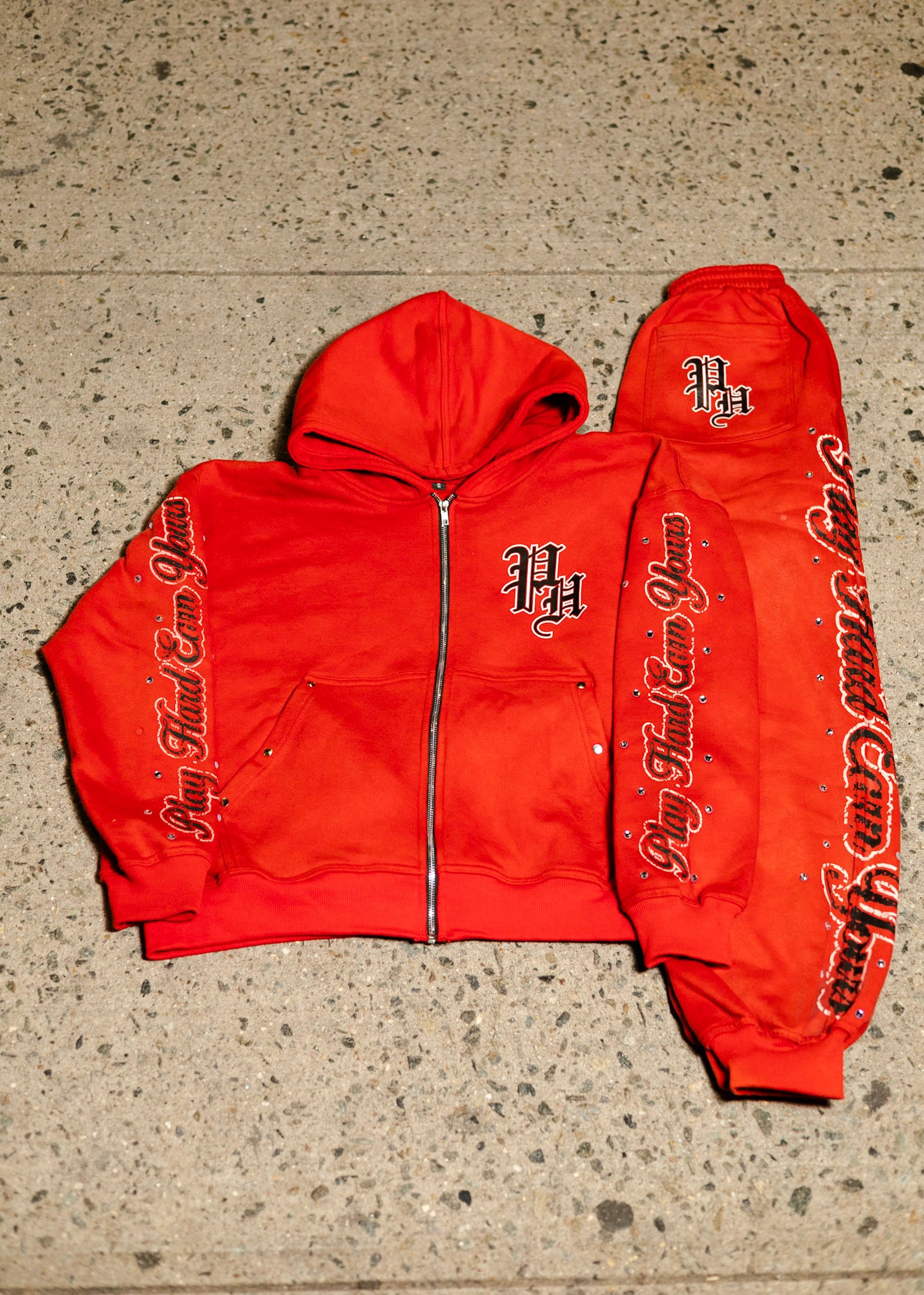LIMITED PLAY HARD SWEATSUITS