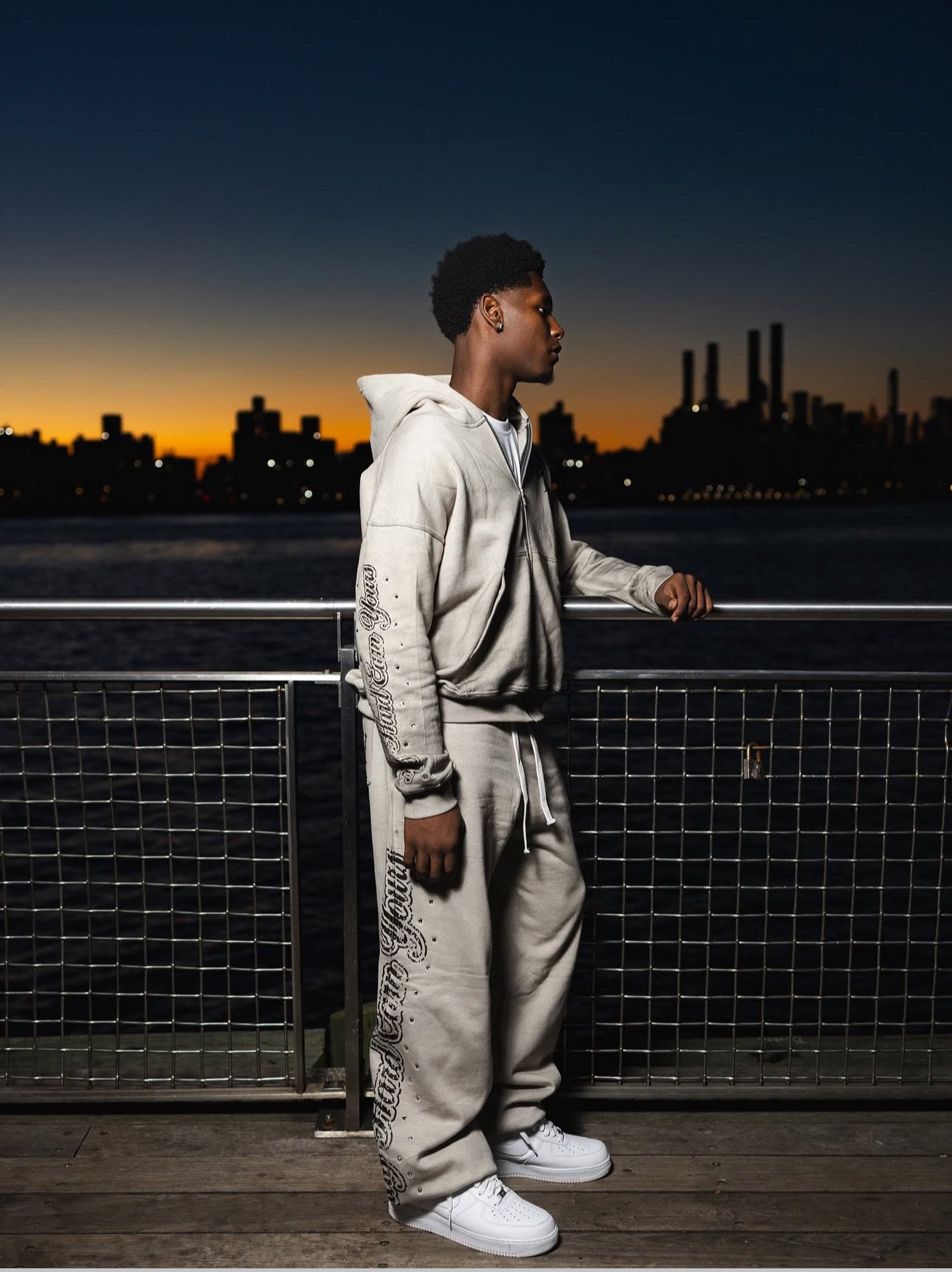 PLAY HARD SWEATPANTS