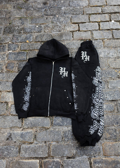 PLAY HARD SWEAT SUIT